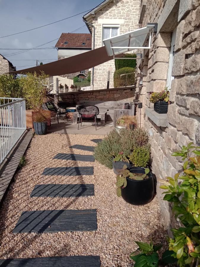 Le 28 Bed & Breakfast Uzerche Eksteriør bilde