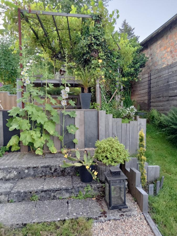 Le 28 Bed & Breakfast Uzerche Eksteriør bilde
