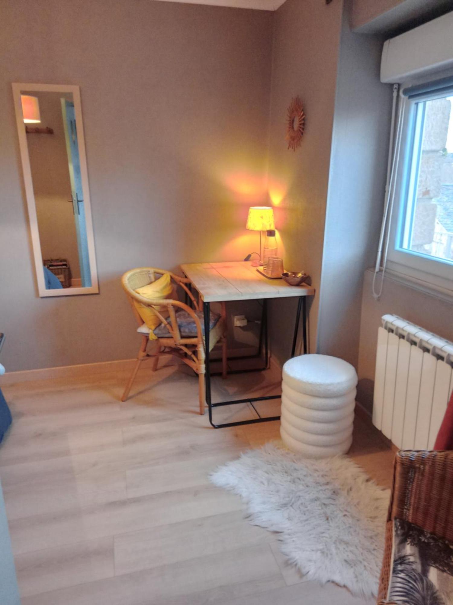 Le 28 Bed & Breakfast Uzerche Eksteriør bilde